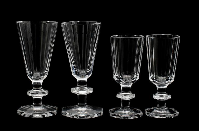 SNAPSGLAS, 13 st samt LIKÖRGLAS, 7 st, snarlika, "Karlberg", Elis Bergh, Kosta.