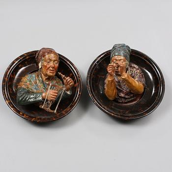 VÄGGPLAKETTER, ett par, 1800-tal.