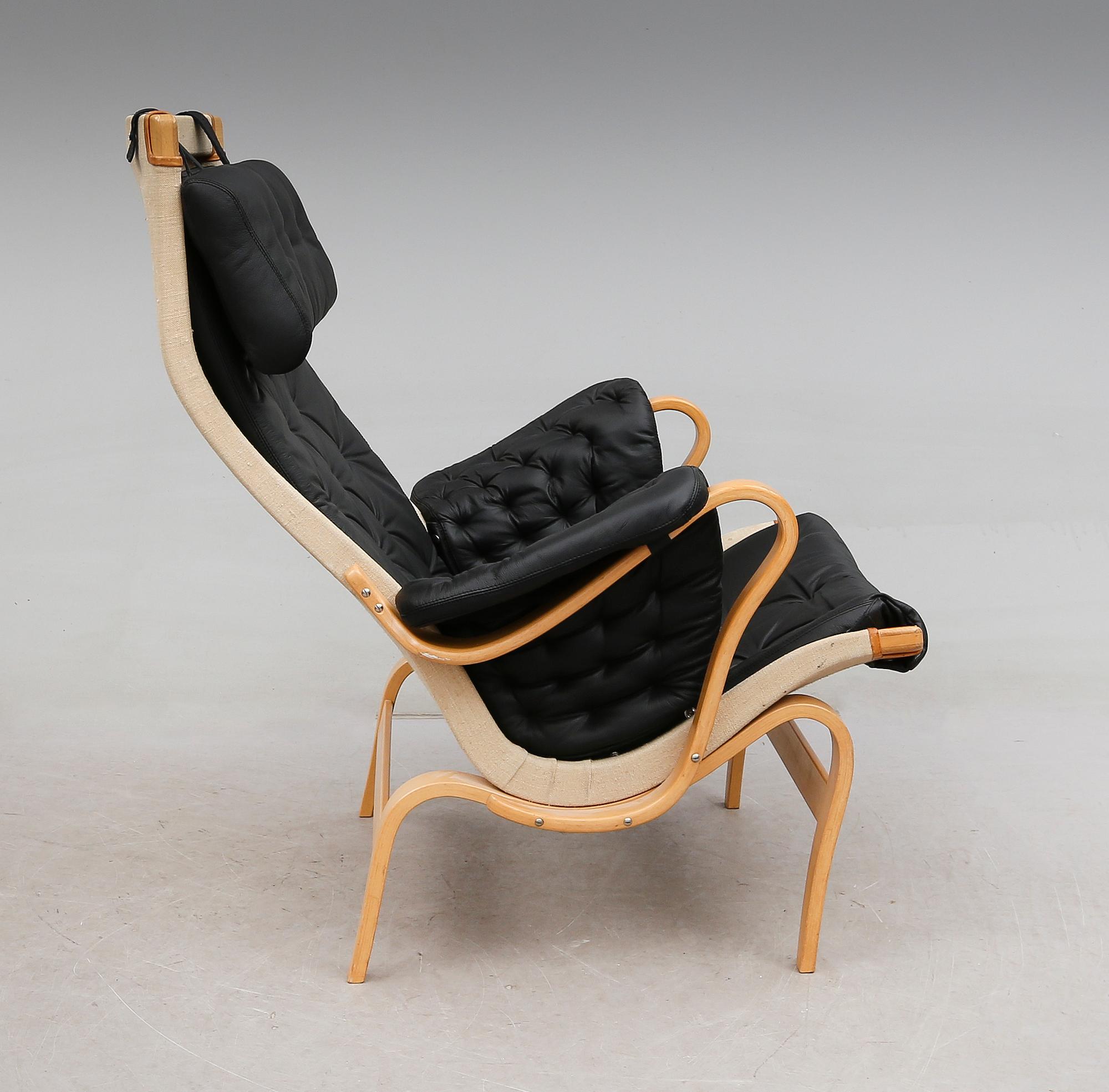 FÅTÖLJ, "Pernilla", Bruno Mathsson, Dux, 1900-talets andra hälft.