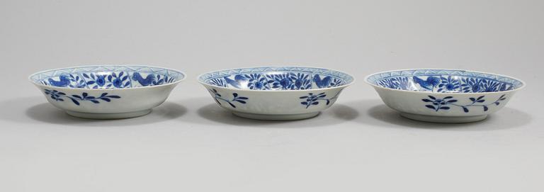 SKÅLFAT, 3 st, porslin, Kina, Kanxi (1662-1722).