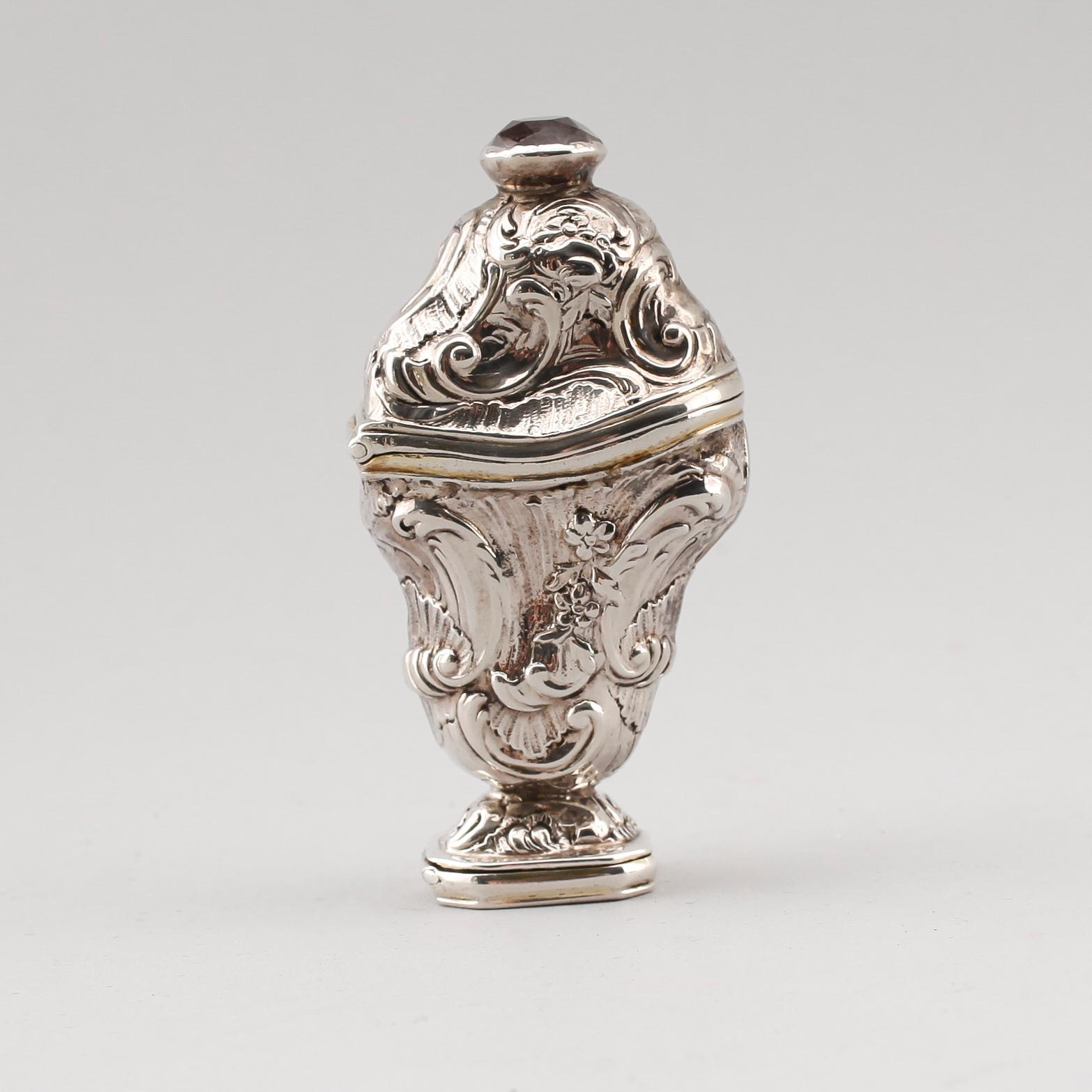 LUKTDOSA, silver, Danmark, rokoko, 1700-tal. Vikt ca 44 gram.