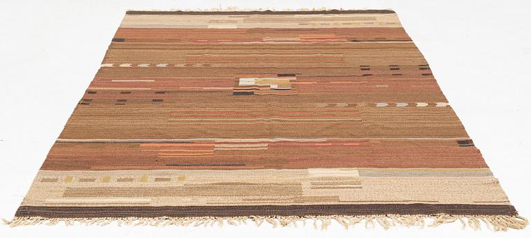 Rug, wool yarn rug, from the 1930s. 320 x 195 cm.