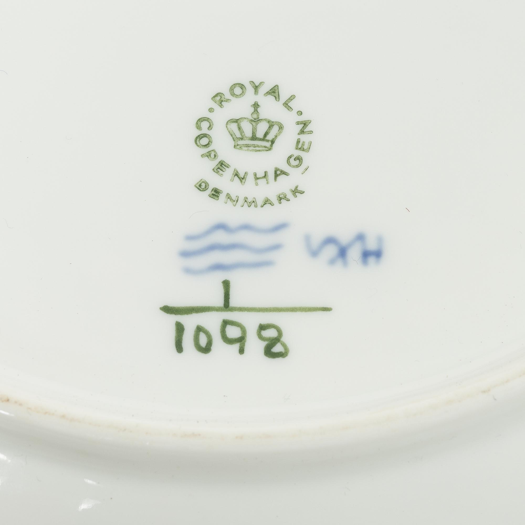 Royal Copenhagen, Seven 'Musselmalet Full Lace' plates, Denmark, 20th century.
