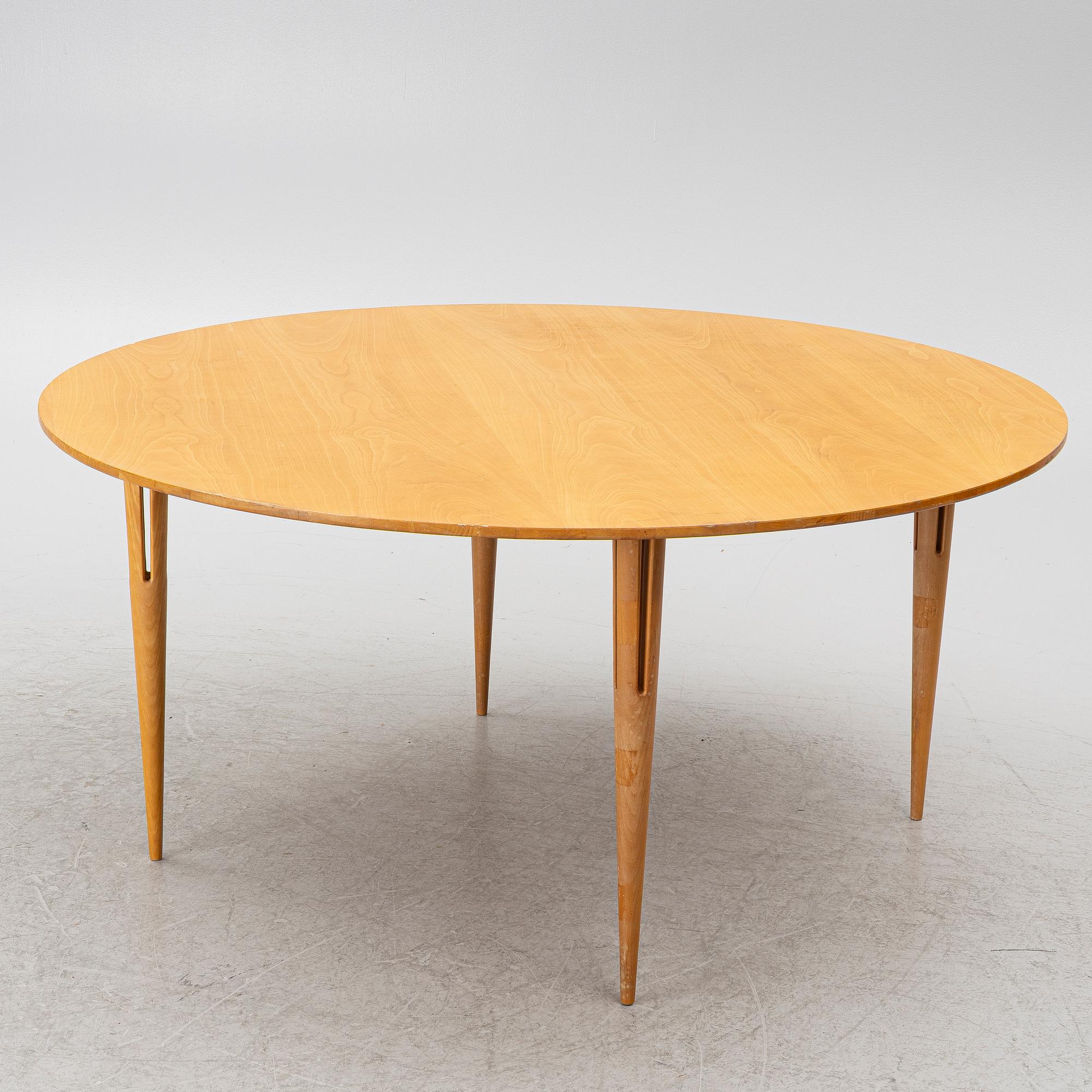 Bruno Mathsson, a dining table, presumably Bruno Mathsson International, Värnamo, Sweden, end of the 20th century.