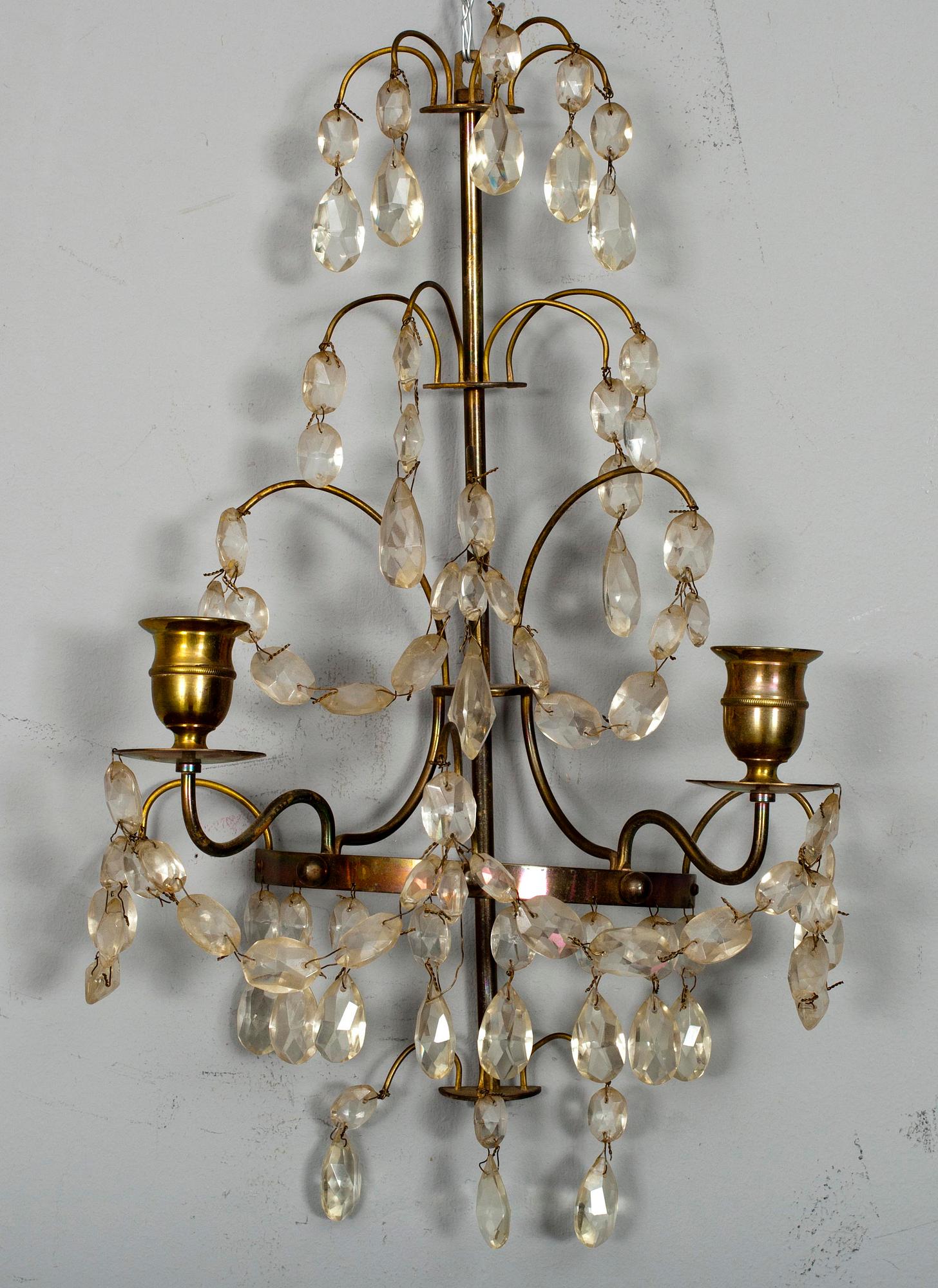 VÄGGAPPLIQUER, ett par, mässing och glas, gustaviansk stil, 1900-tal.