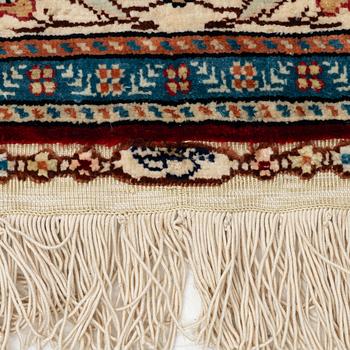 Carpet, Hereke, silk, approx. 98 x 63 cm.