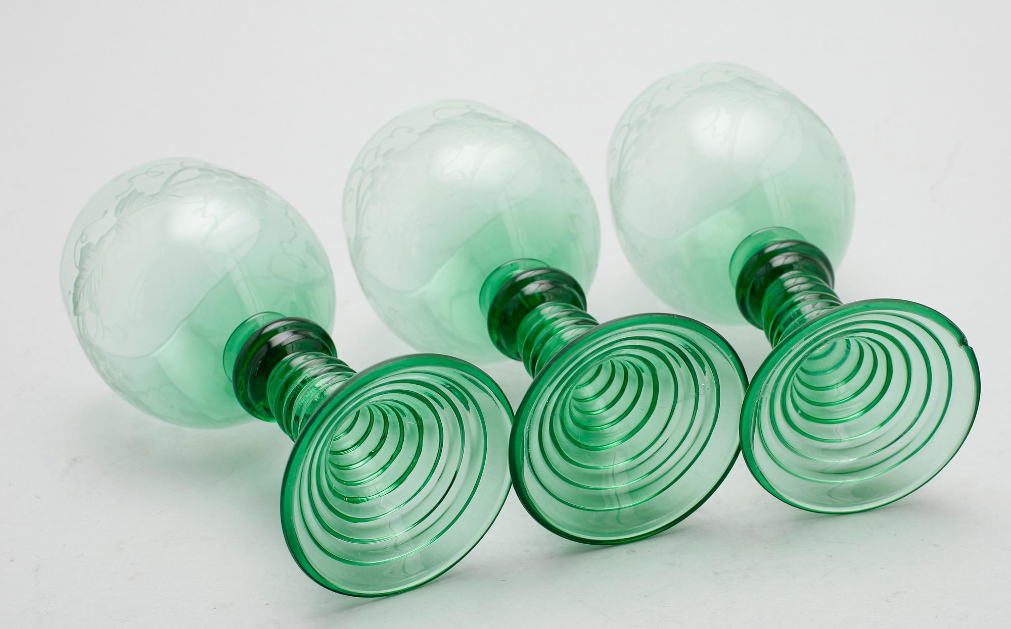 REMMARE, 9 st, grönt glas, 1900-talets första hälft.