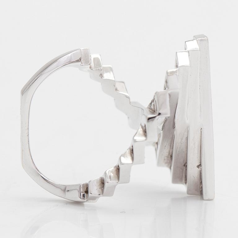 Alain Roure, ring "Steps", 18K vitguld med diamanter ca 2.04 ct totalt. Frankrike.