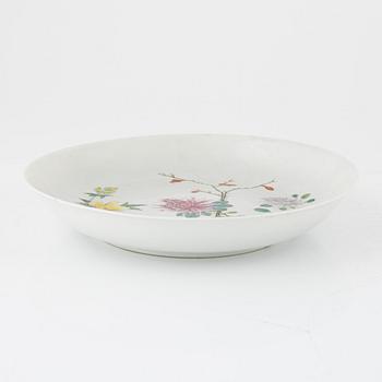 A pair of porcelain dishes, China, 'Jiangxi Ciye Gongsi', Republic/first half of the 20th century.