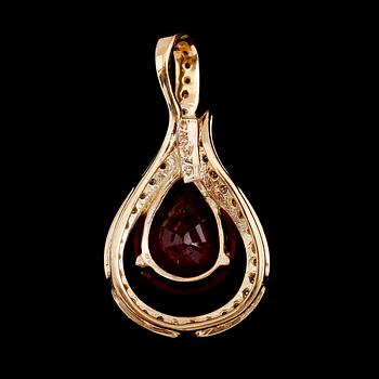 HÄNGE, 9 k guld, rubin samt diamanter tot ca 0.37 ct.