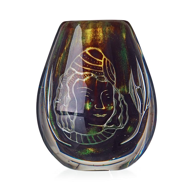 An Edvin Öhrström 'ariel' glass vase, Orrefors, Sweden 1957.