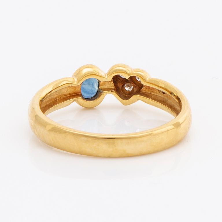 Pendant and ring, 18K gold with 2 sapphires and brilliant-cut diamonds 0,045 ct inscribed, chain gilded silver.