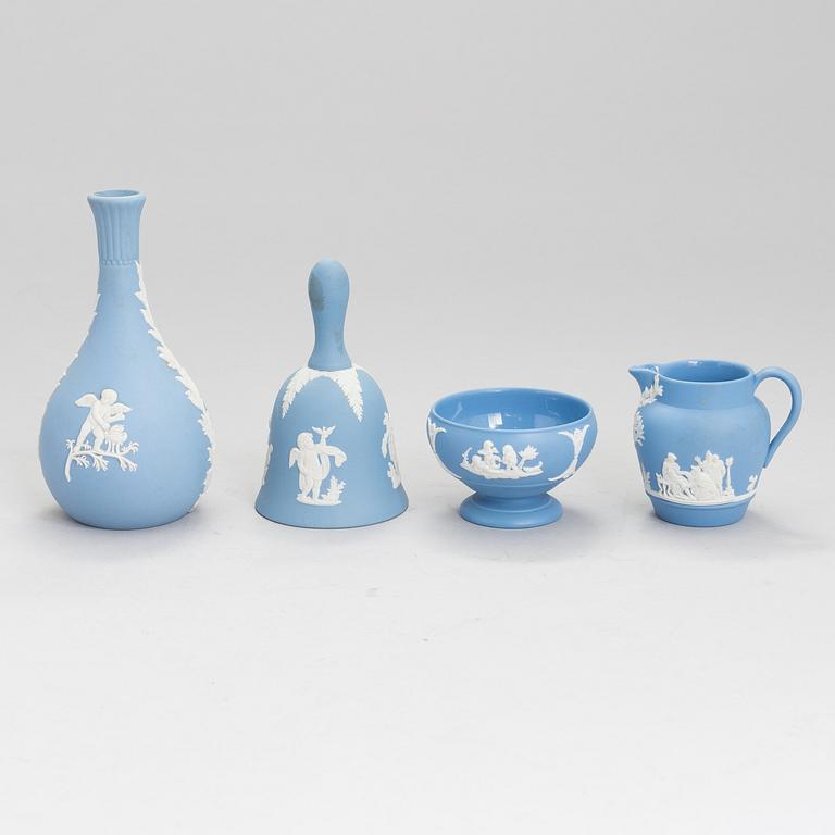 WEDGWOOD, Jasperware, 30 delar, England 1900-talets andra hälft.