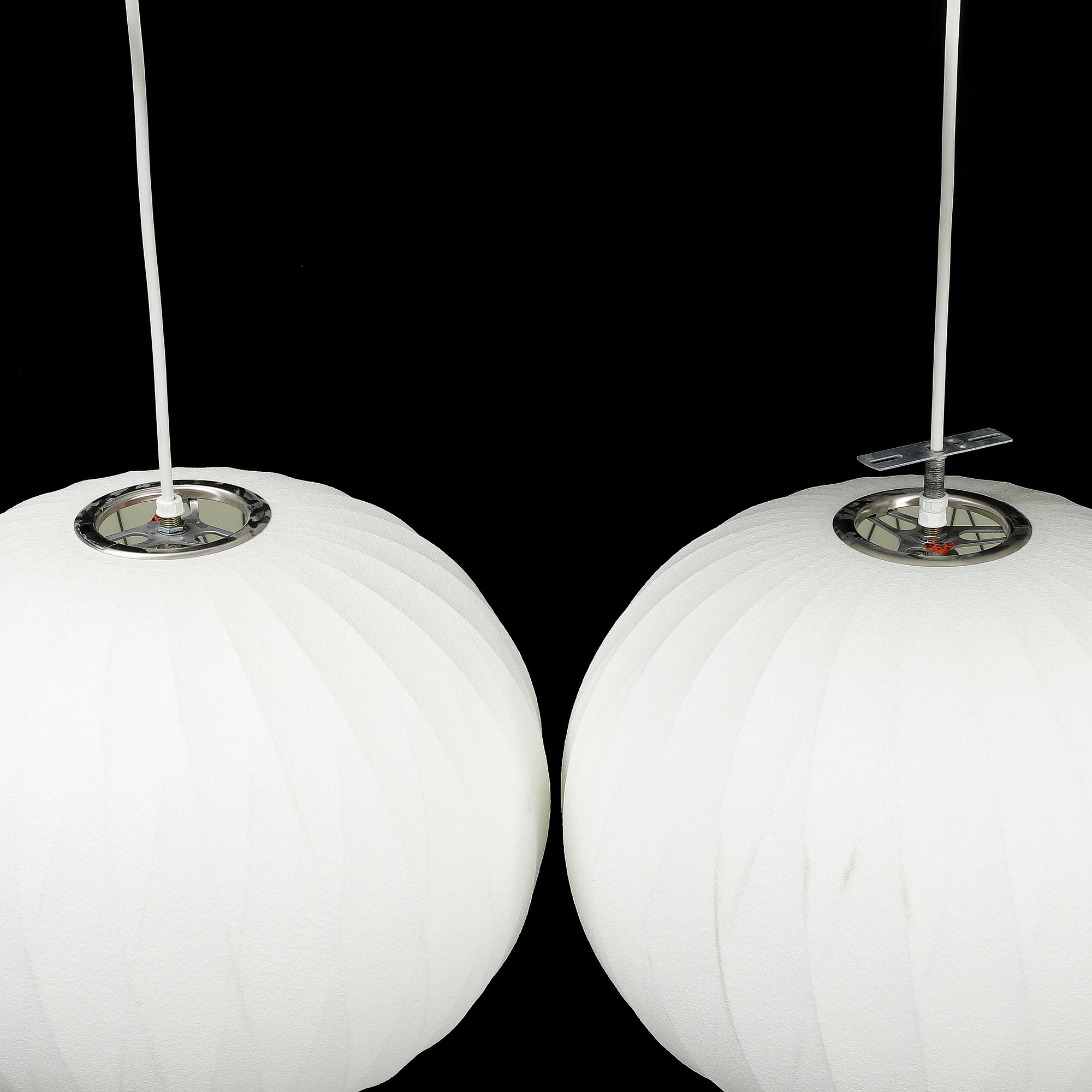 Two HAY Nelson Bubble lamps "Ball", design George Nelson, Modernica, Los Angeles, 2014.