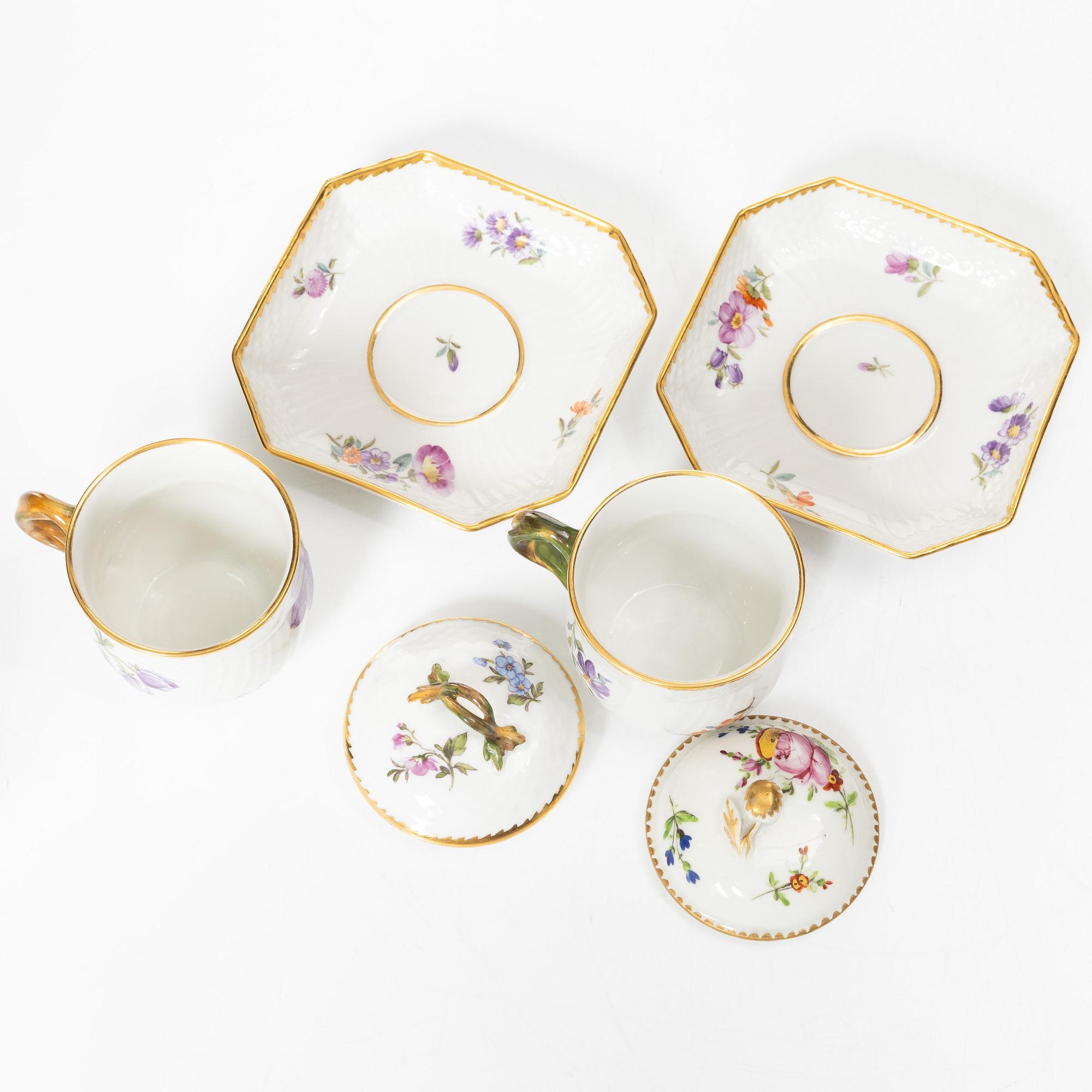 Royal Copenhagen, cremekoppar med lock och fat, 11 st, "Sachsisk Blomst", Danmark, 1951-65.