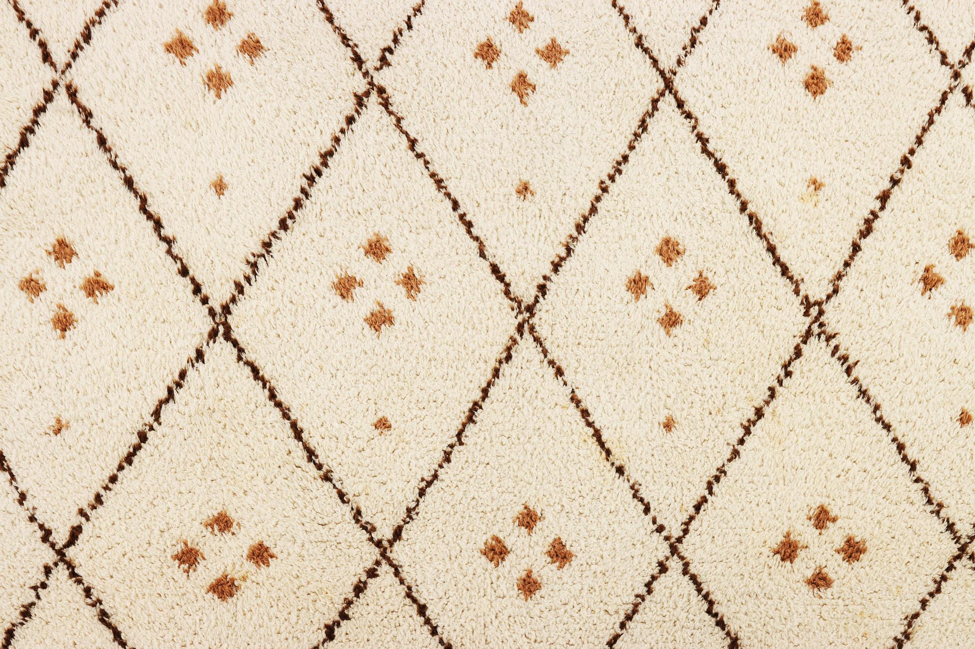 Matta, Marocko, ca 240x 165 cm.