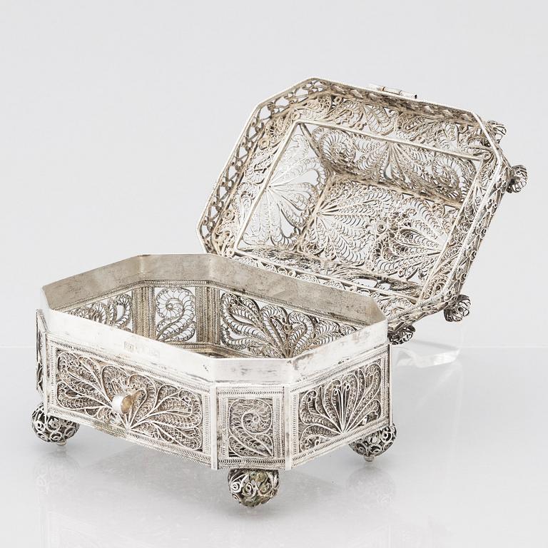 Skrin, silver, filigran, möjligen Vasily Potsov, Moskva 1843.