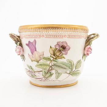 Cachepot/Wine cooler, porcelain. 'Flora Danica', Royal Copenhagen, Denmark, mid-20th century.