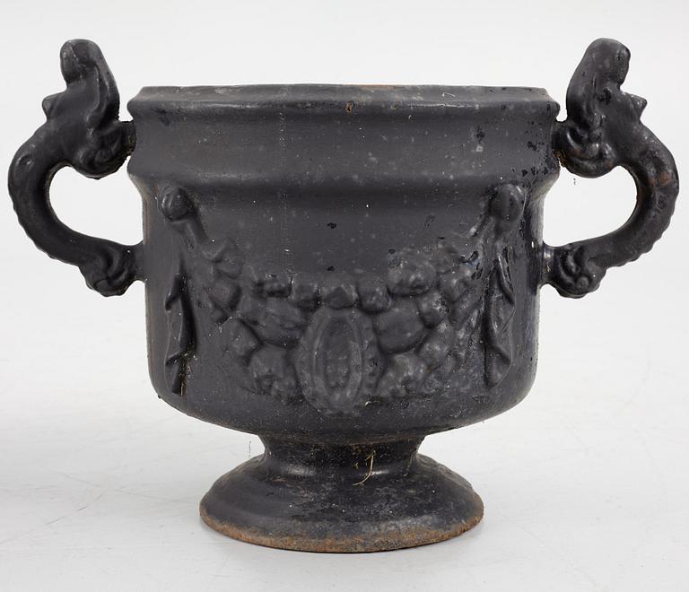 A pair of garden urns, Stavsjö Bruk, 20th century.