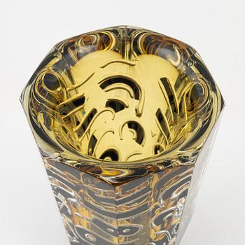 Jan Johansson,  glass vase, 'The Sea III', Orrefors Gallery, 16/40, Sweden 1990.