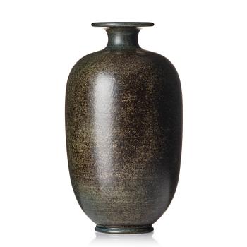 95. Erich & Ingrid Triller, a stoneware vase, Tobo, Sweden.