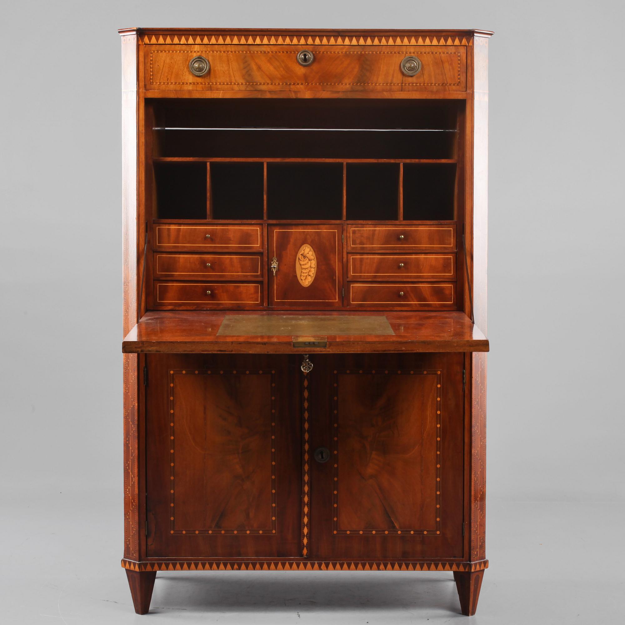 CHIFFONJÉ, Holland, 1800-talets första hälft.