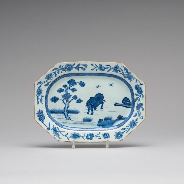 A set of four blue and white serving dishes, Qing dynasty, Qianlong (1736-95).