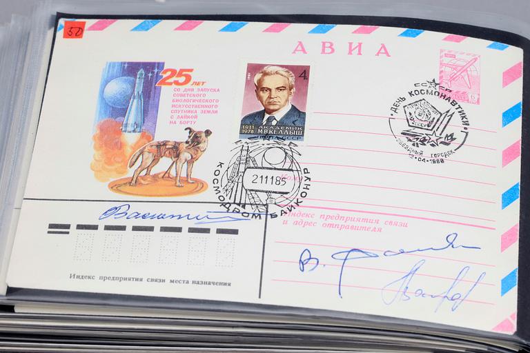 AUTOGRAFER I ALBUM, huvudsakligen av Kosmonauter, 1961-1988.