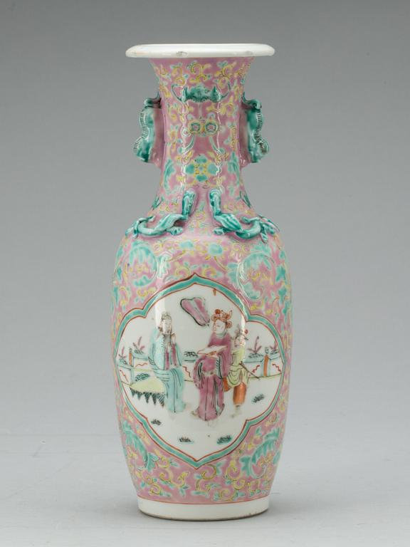 VAS, porslin. Kina, sekelskiftet 1800/1900.