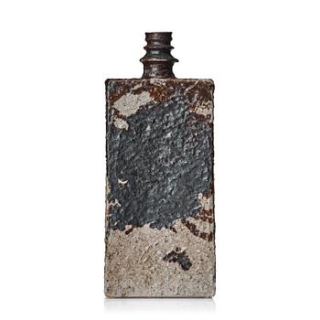 195. Annikki Hovisaari, a stoneware vase, Arabia, Finland.
