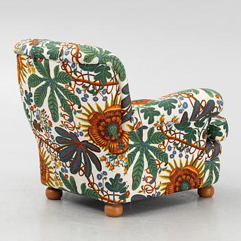 Josef Frank, fåtölj med fotpall, modell 336, Firma Svenskt Tenn.