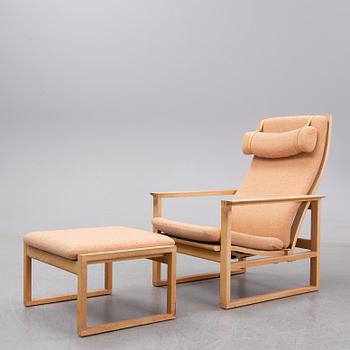 Børge Mogensen, an oak easy chair and ottoman "The sledge 2254 and 248", Fredericia Stolefabrik, Denmark.