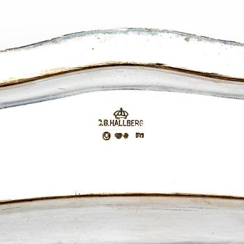 A Swedish 20th century silver serving plate mark of CG Hallberg Stockhom 1916, weight 1406 gram.