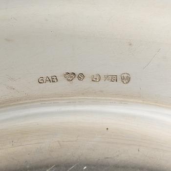 6 plates and 6 side plates, silver, marks of GAB and Edlund's silverware factory, Stockholm 1946 and 1974 (12).