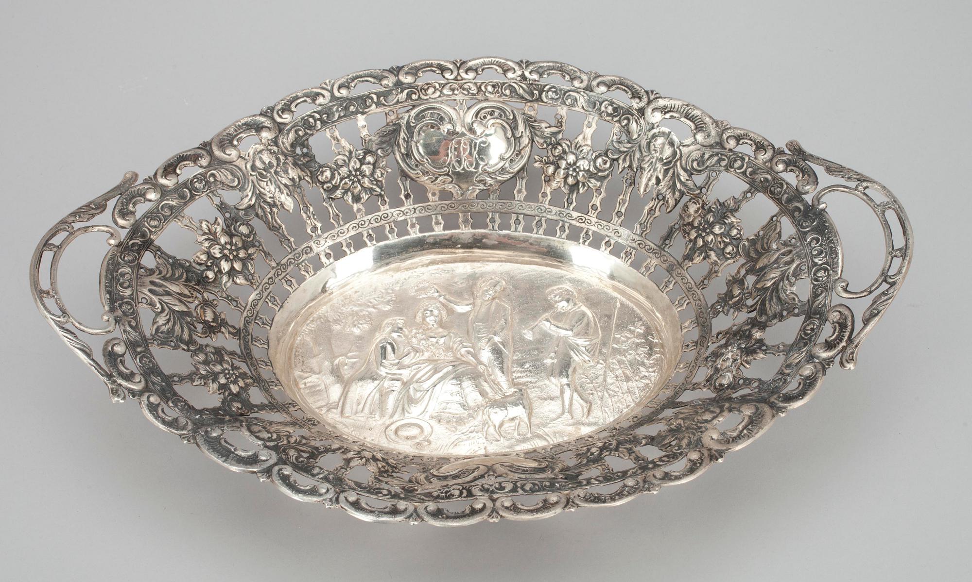 SKÅL, silver, Koivula, Joensuu 1962. Vikt ca 426 g.