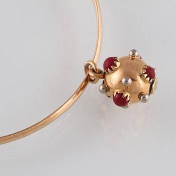 ARMRING, 18K guld, Gerhard Holmen, Göteborg, 1960. Vikt 13,9 gram.
