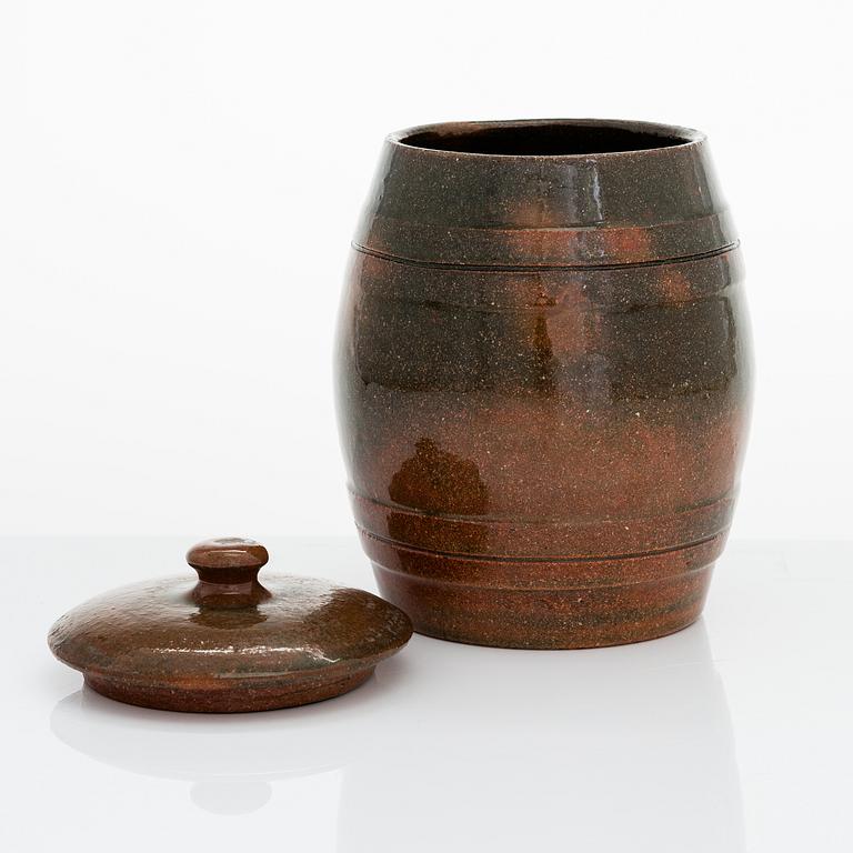 ALFRED WILLIAM FINCH, A jar with lid by Iris Finland 1901.