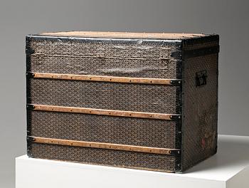 TRUNK, Goyard.