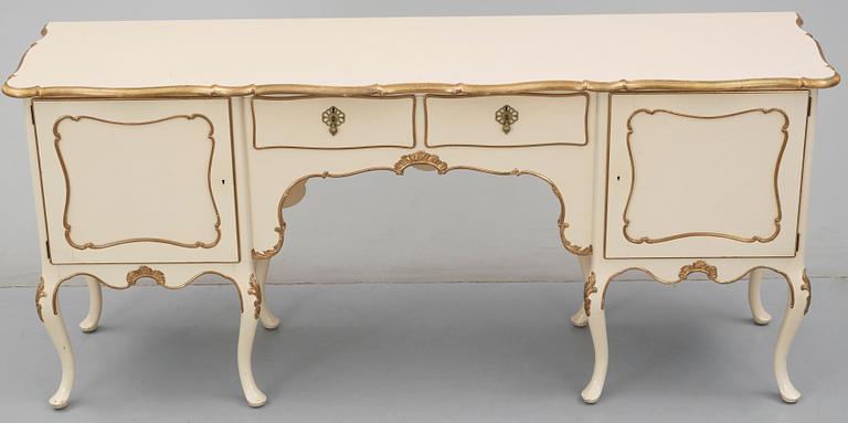 MATSALSGRUPP, 18 delar, rokokostil, Lysberg  och Hansen A/S, Kgl. Hofleverandör Palaegade Köbenhavn,1900-tal.