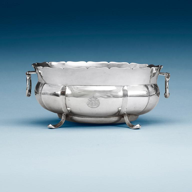 A Norwegian 18th century parcel-gilt bowl, marks of Jacob Jensen Smidt (Strømsø 1741-1787).