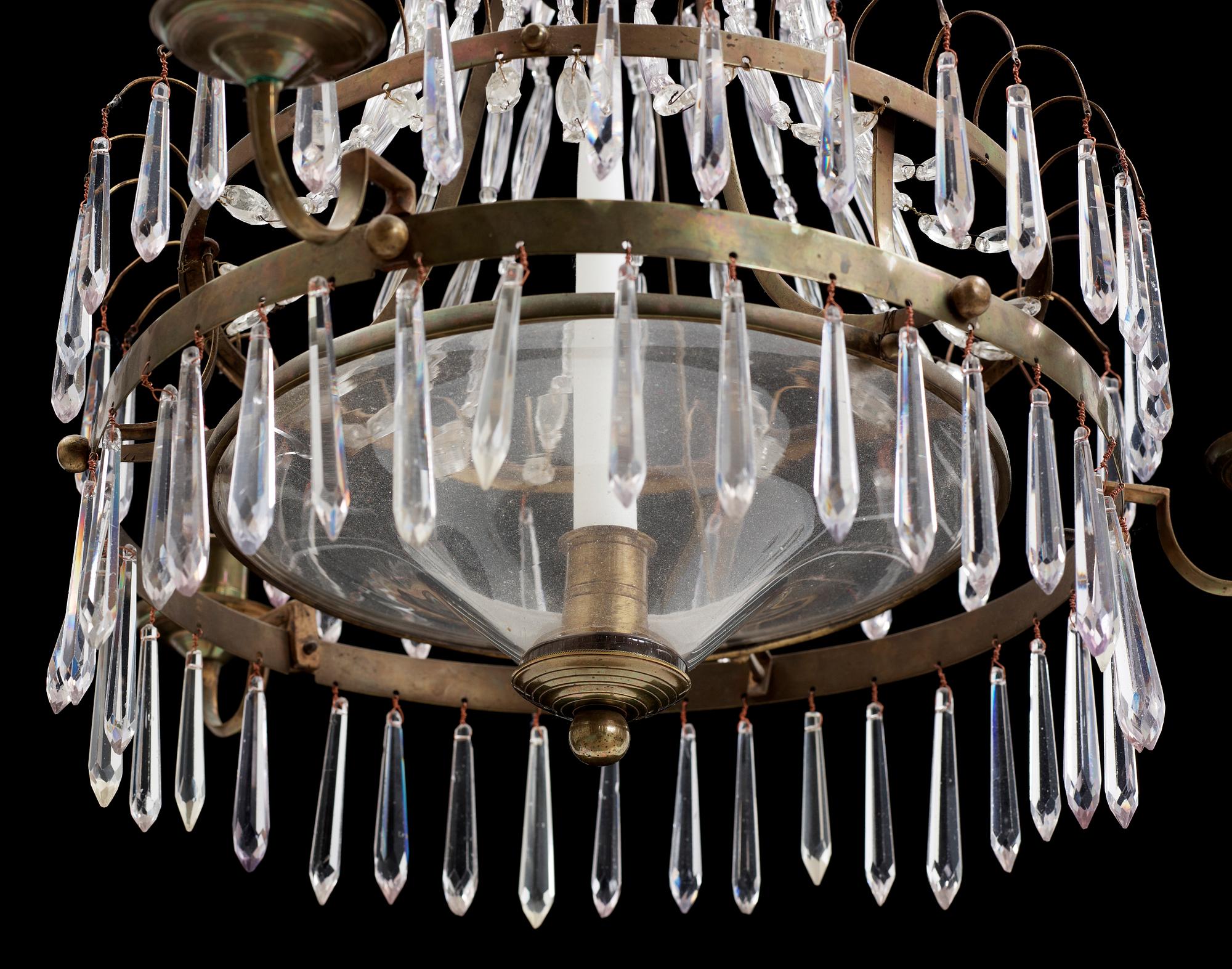 LJUSKRONA, gustaviansk stil, omkr 1800/1900. Höjd 61 cm.