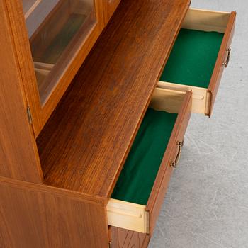 Yngve Ekström, vitrinskåp, "Krus", AB Westbergs Möbler, Tranås,modellen  formgiven 1955.