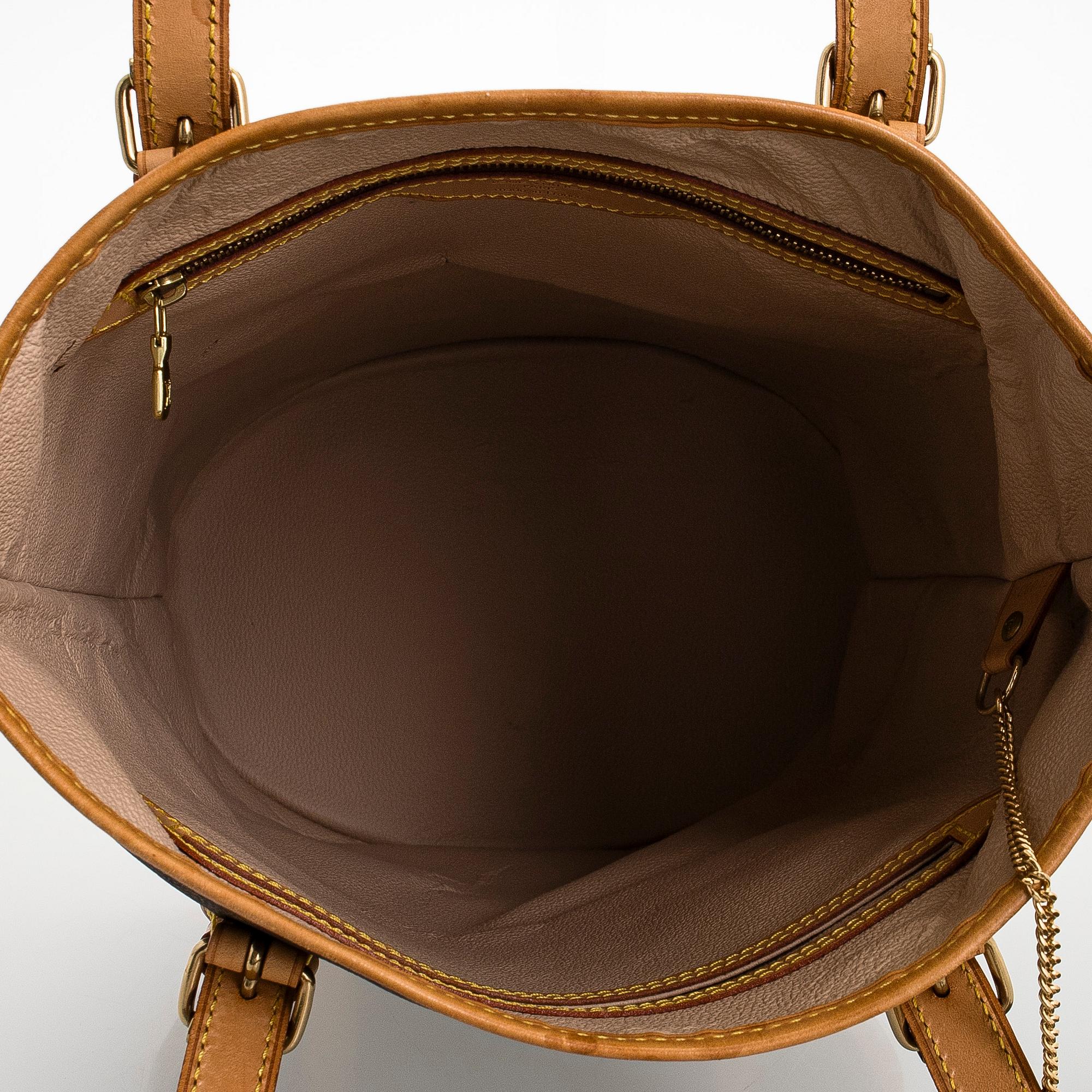 Louis Vuitton, a Monogram Canvas 'Bucket' bag with pochette.