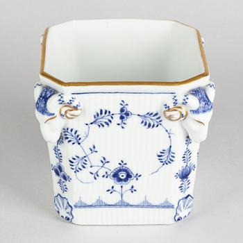 A 'Blue Fluted Plain' / 'Musselmalet riflet' porcelain flower pot, Royal Copenhagen, model 124, 1898-1923.