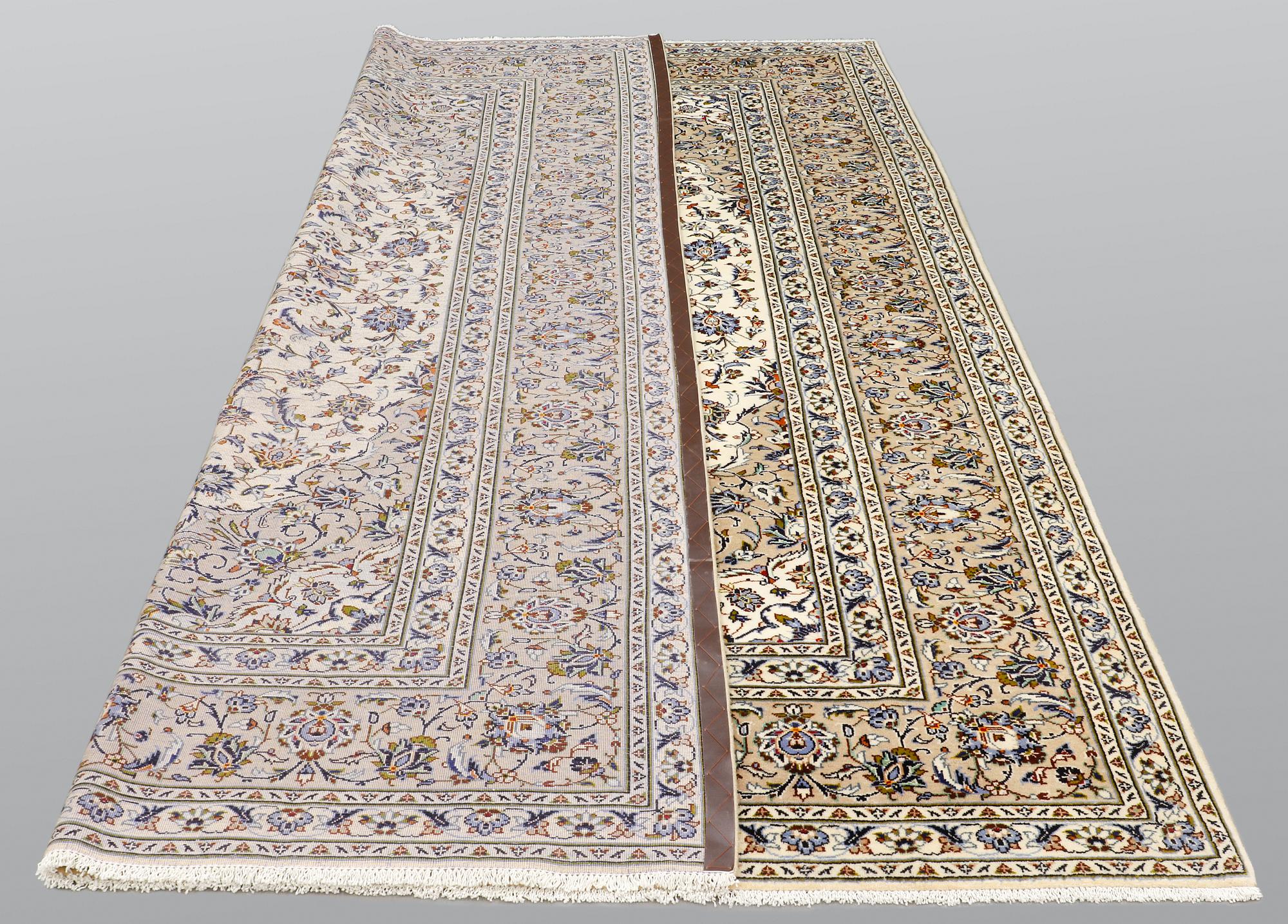 Matta, Keshan, ca 351 x 255 cm.