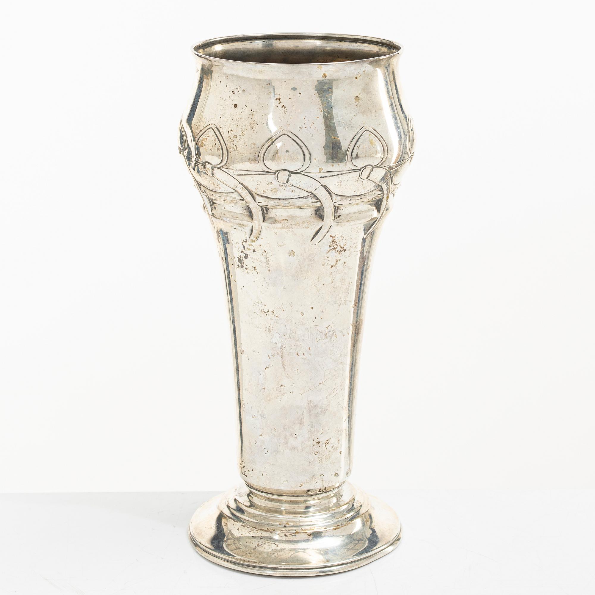 An art Nouveau, silver vase, GAB, 1913.