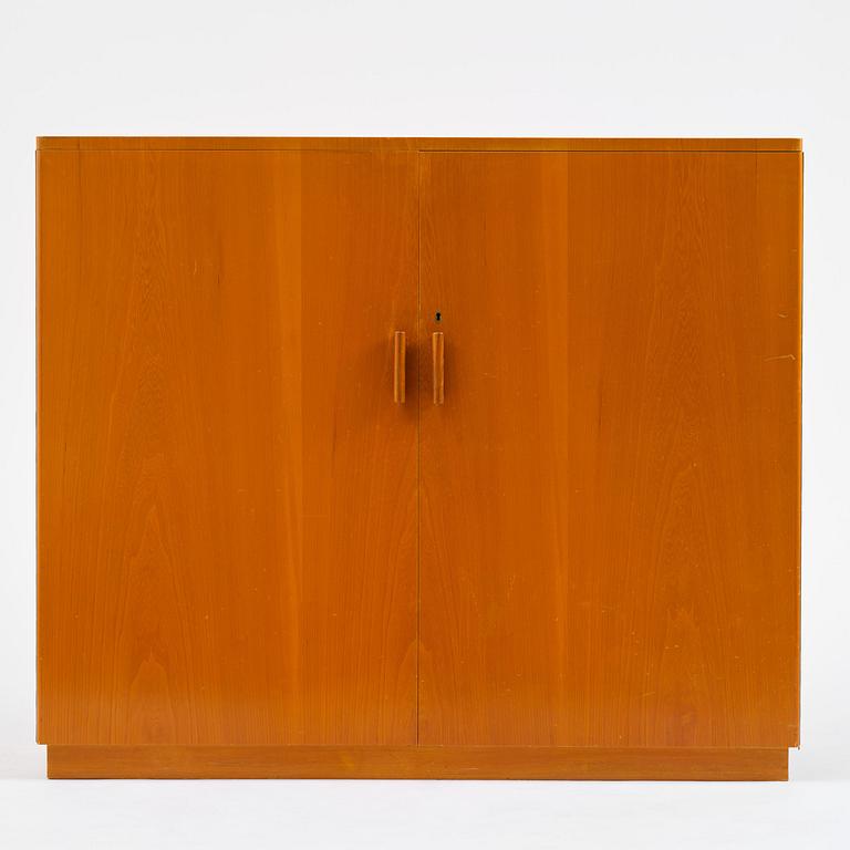 Nordiska Kompaniet, an elm veneered cabinet, Sweden, 1930s-40s.