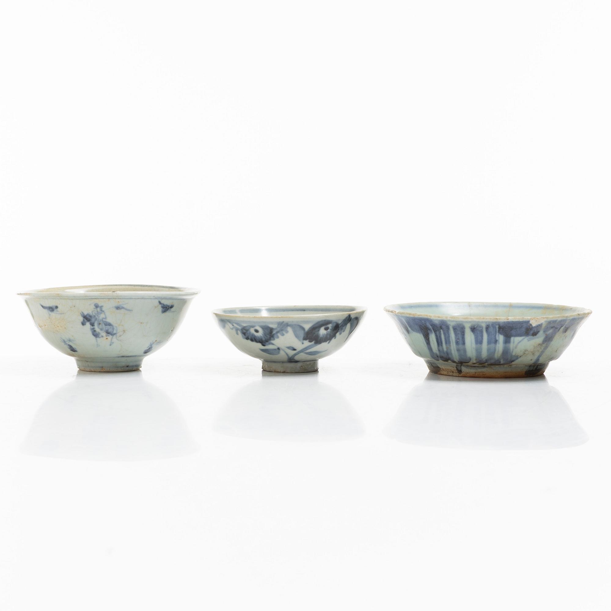 Three blue and white porcelain bowls, China, Ming dynasty (1368-1644).