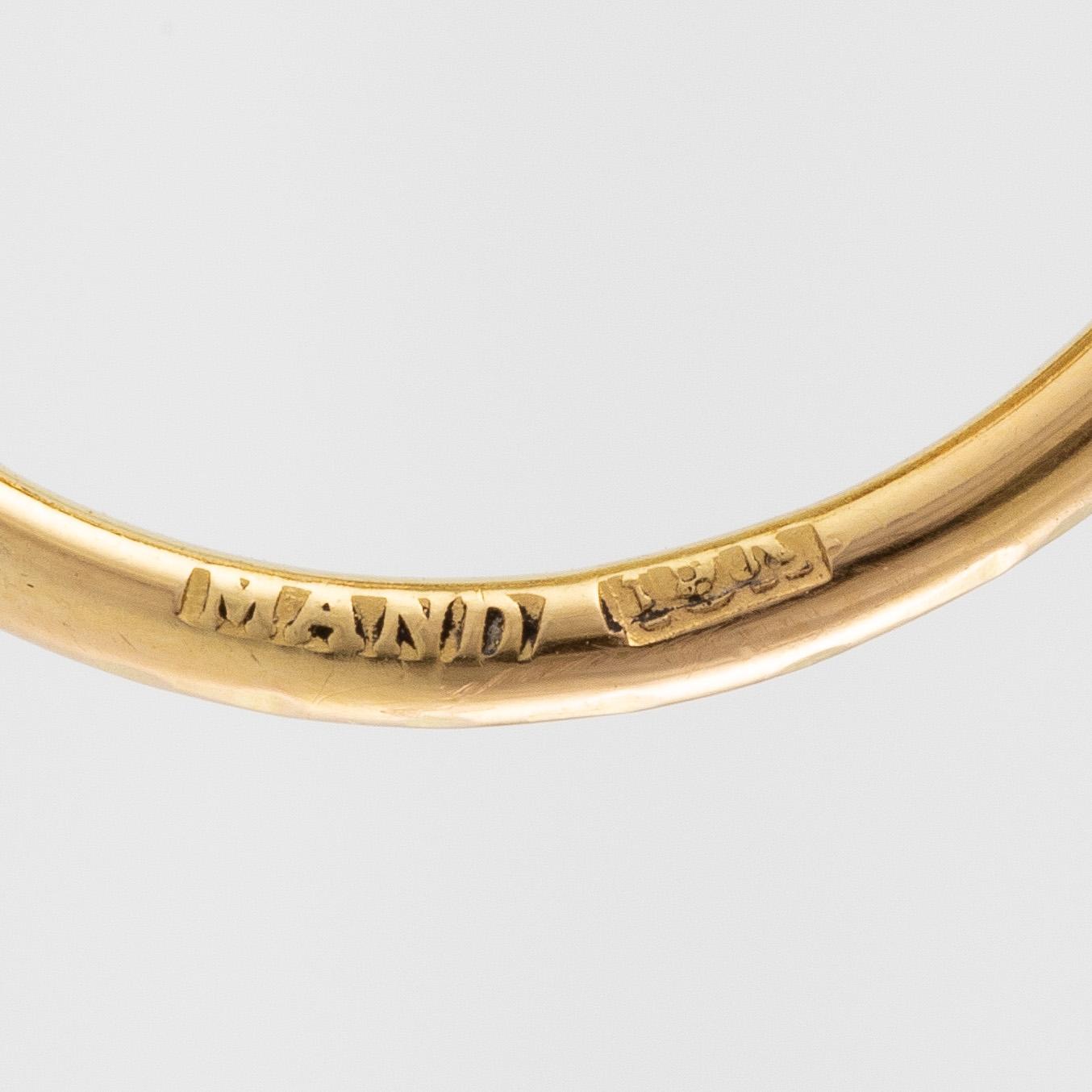 Cocktailring, Mandelstam, 18K guld med cabochonslipad prehnite, peridot, grön turmalin och briljantslipade diamanter.