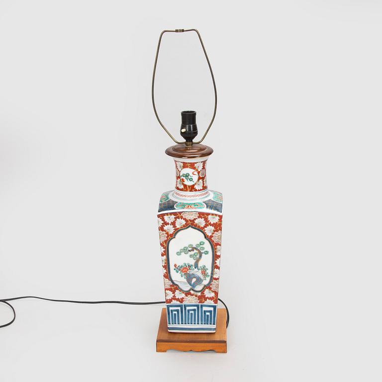 Bordslampa, porslin, Kina, 1900-tal.